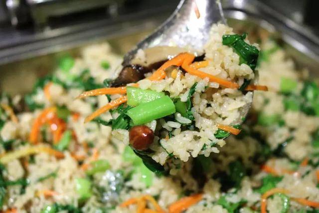 闽南咸饭就是正宗的闽南家庭的做法.