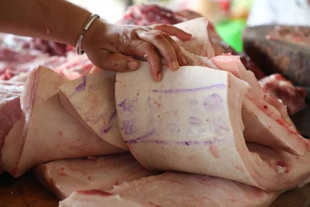 我县并未发现非洲猪瘟疫情,正规市场中所售的猪肉是经过严格检疫的