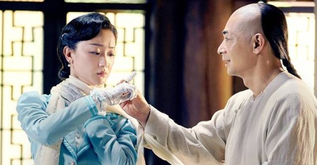 黄飞鸿十三姨霍元甲三角恋,这部电影重塑功夫大侠形象是低俗还是创新?