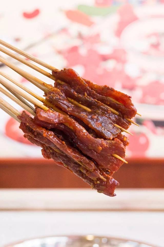 麻辣牛肉 麻辣牛肉,肉质紧实,嚼劲十足.