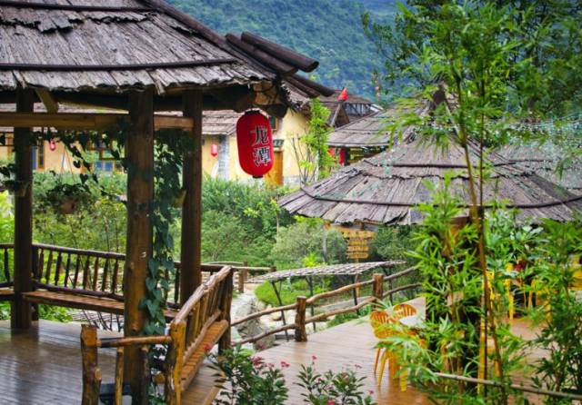 湟川三峡,其实就在龙潭度假村里.