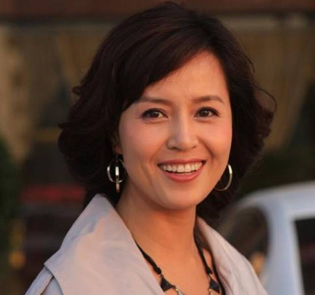 正阳门下小女人:贺永强夫妇人设差,京味不足默契有余,原来戏外是夫妻