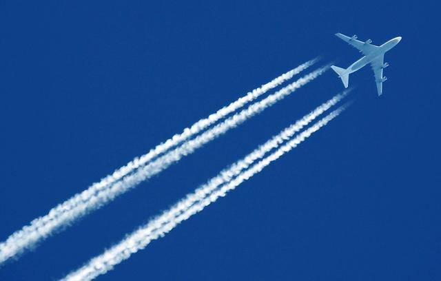 天空的"足印",航迹云图集