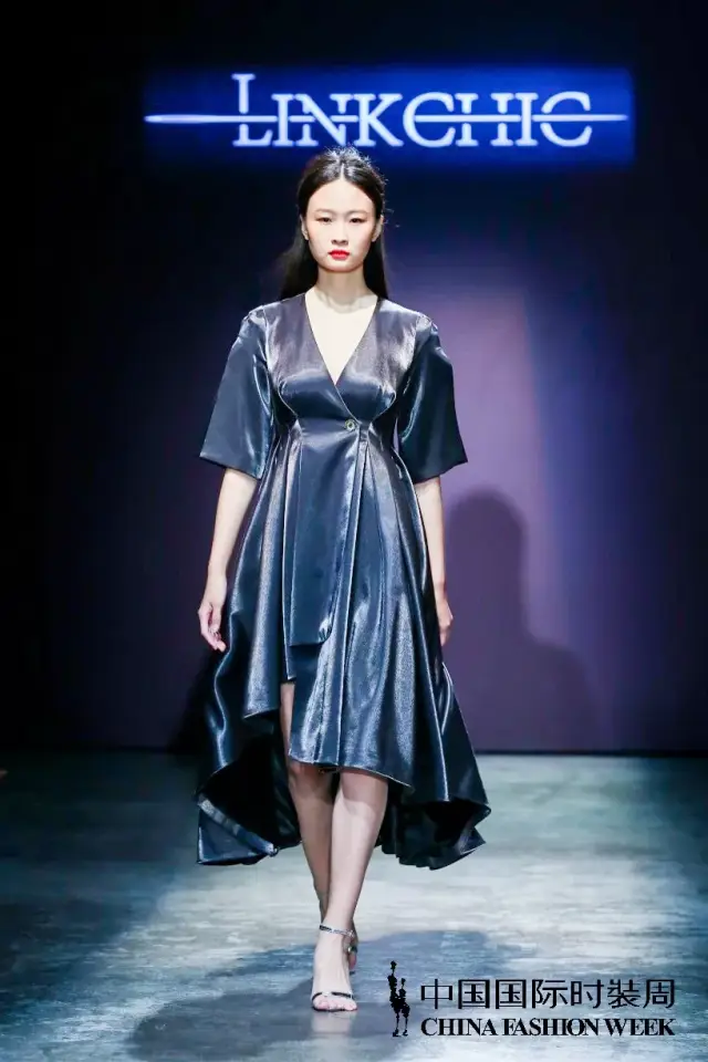 新面孔超模王涵李琳曹一卜助阵2019春夏中国时装周linkchic大秀