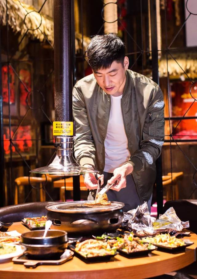 1.88米帅气老板 !