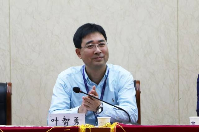 学院党委书记罗松,副院长汪泽建,学生处处长叶智勇,团委副书记周一戈