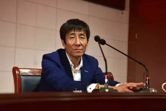 作家王开岭做客堰桥高级中学