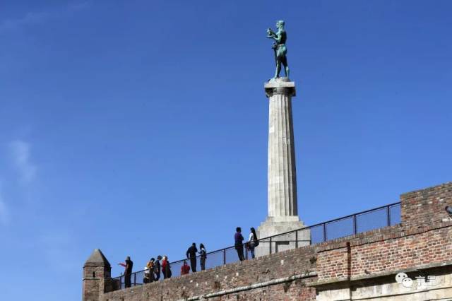 贝尔格莱德最具人气的"维克多"纪念碑