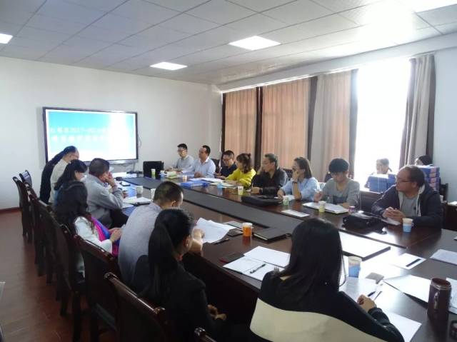 玉溪一中分校校长吴庆华携学校各部门行政人员参会