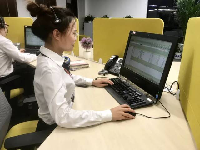 专业耐心的声音背后是这样的一群客服小哥哥小姐姐!