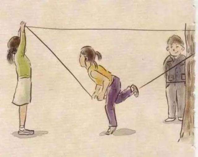 斗鸡游戏很多地区都有不同的叫法,北方多称为"撞拐",南方多称为"斗鸡"