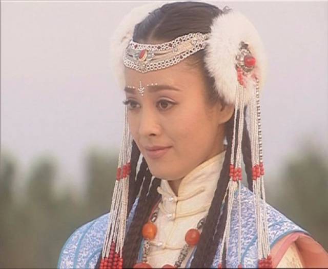 孝庄秘史宁静大玉儿的造型盘点粉衣清纯少女红衣美艳十足