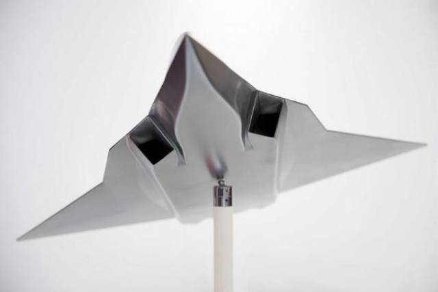 晨枫:法国人这个"五代机"模型 认真吗?