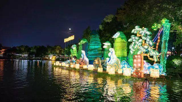 桂林榕湖花灯图片