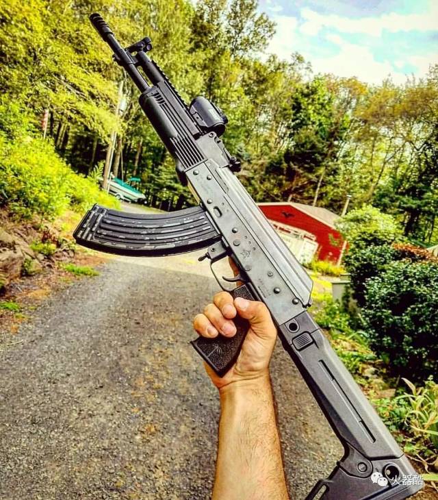 【魔幻风】战术版ak 完美的轻武器