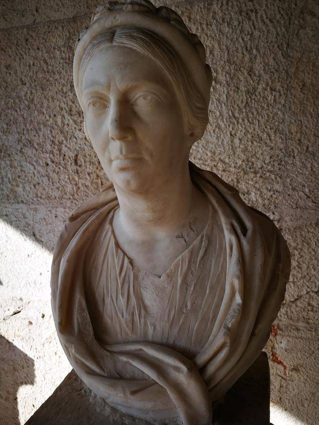 据考证这可能是复仇女神厄里倪厄斯的雕像.摄影/黄华