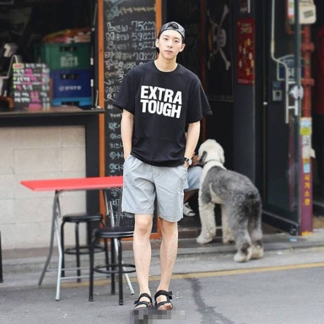 20岁的男生可以怎么搭配衣服呢?