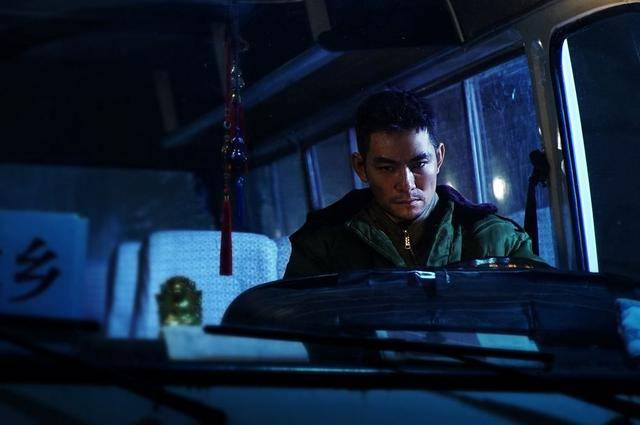 这不就是日本著名"自杀森林"青木原树海的翻版么,只要进去,必迷失方向