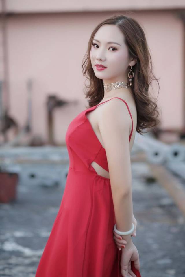 新主播"思颖":温婉和性感于一身的南方妹子