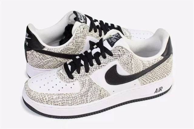 Nike 或将复刻2001 年Air Force 1“Cocoa Snake”经典配色_手机搜狐网