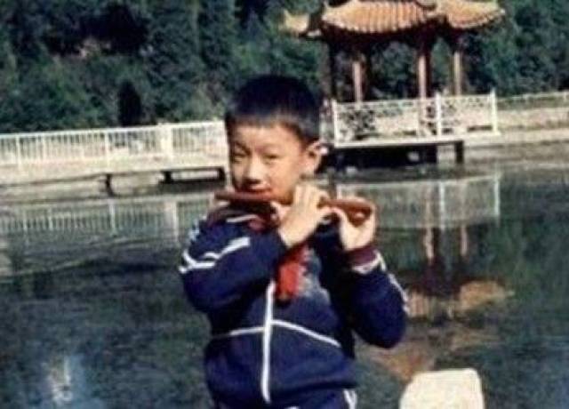 过年当然要有全家福咯,小沈阳家的和佟大为家的真的是第一次见!