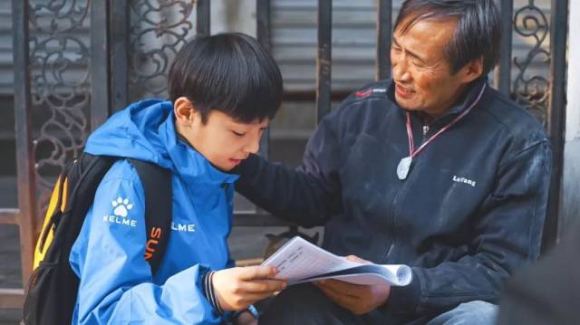 系 知名导演御用录音师 跟焦员:丁龙飞(毕业于北京电影学院摄影系)