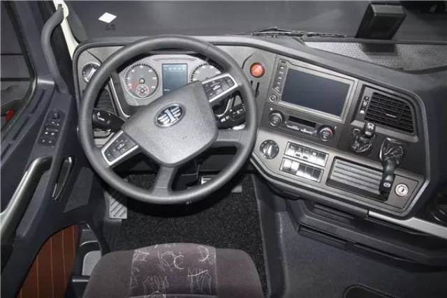 解放j7的驾驶室