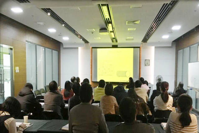 中心创新处副处长张帆,恒泰艾普集团有限公司科协秘书长陈相君出席