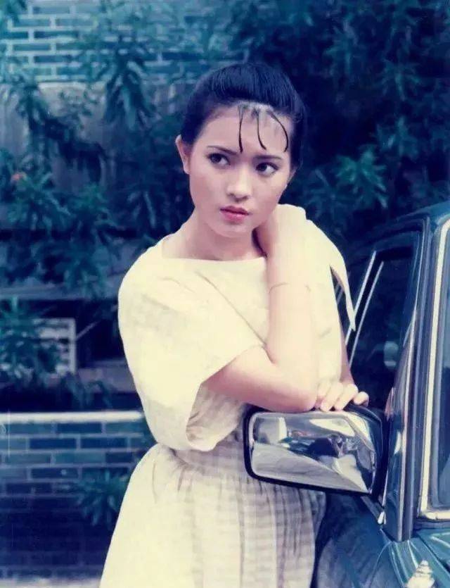 蓝洁瑛去世,这个美人一生坎坷,最终也没能被温柔相待.