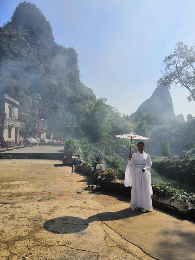 客棧在古鎮的中心位置,老闆是個92年的小夥,好熱情,客棧的照片忘記拍