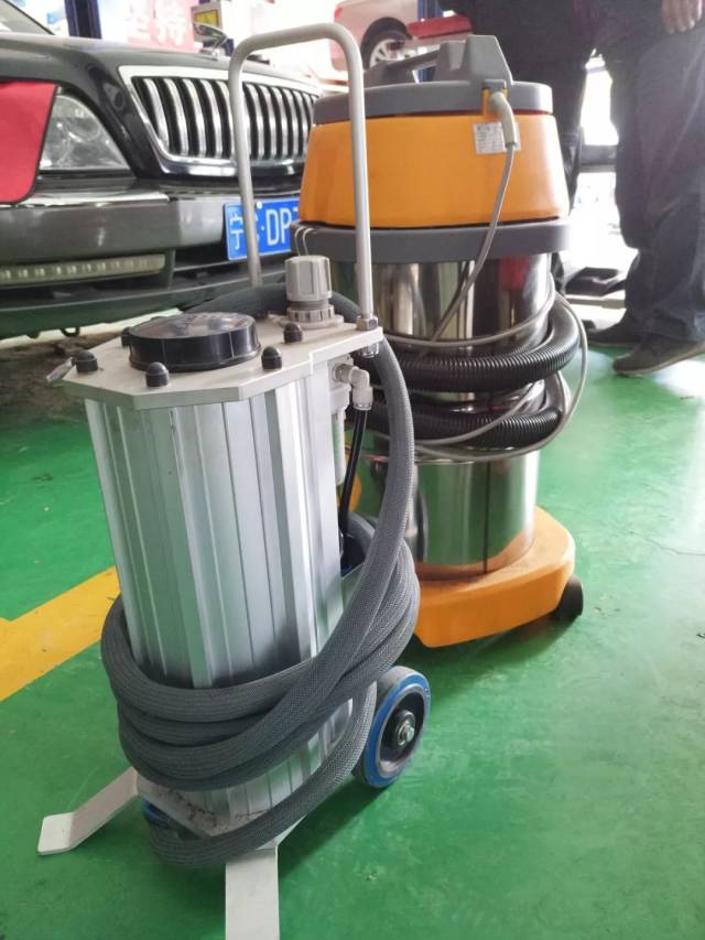 【100.6 | 汽车帮帮帮】主播探秘核桃沙清理积碳,来看看实际效果吧