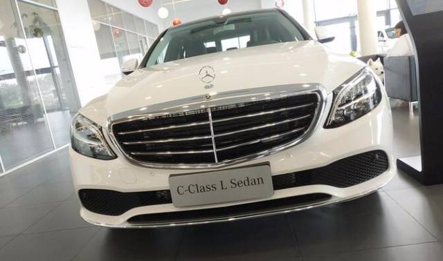 奔驰新款c级立标版实车到店
