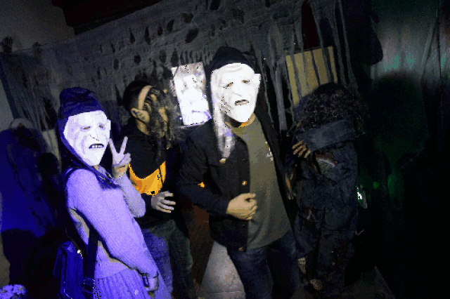 当鬼屋遇到整蛊专家,那是一场尖叫和搞笑的比拼!