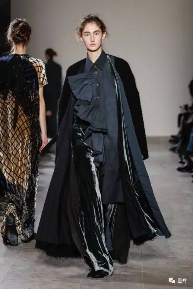 umawang:很多时候,没有钱是梦想的基础——回归母校东华大学分享会全