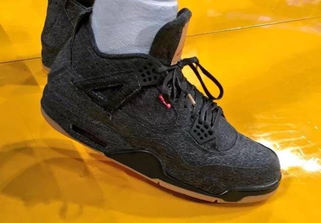 每日球鞋資訊:科比系列戰靴受熱捧!zoom kobe 4重現江湖