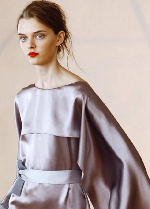 这位来自乌克兰的玛莎泰娜masha tyelna,大概是我见过世界上眼睛最大