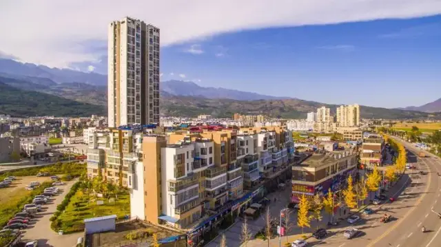 四大街和新大街南段北段的彻底整治,不断提升了越西县城的城市形象