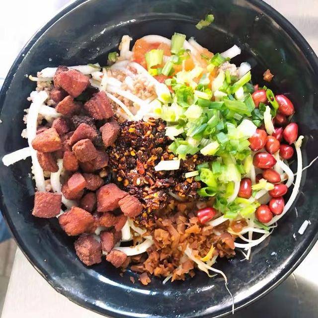 贵阳特色美食素粉凭啥那么好吃原来靠这个