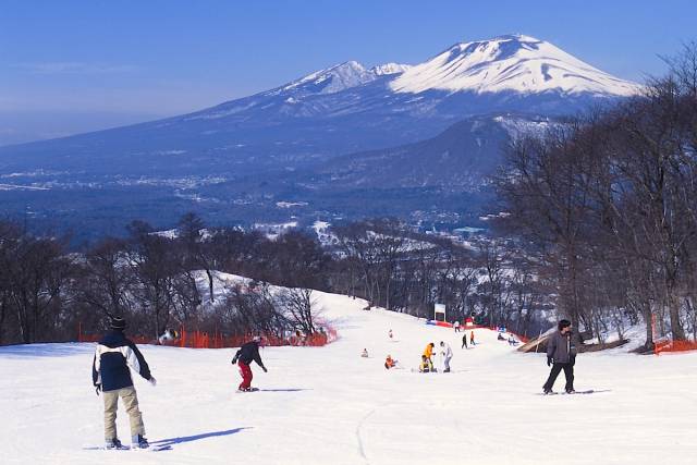 日本轻井泽王子大饭店滑雪场11月3日正式开板 开启长野1819雪季