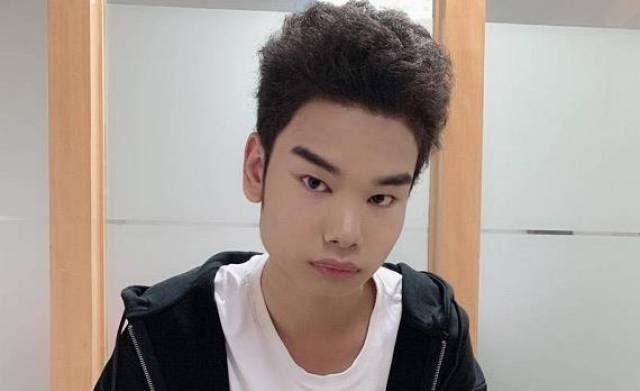 女版发际线小吴也是眉没办法