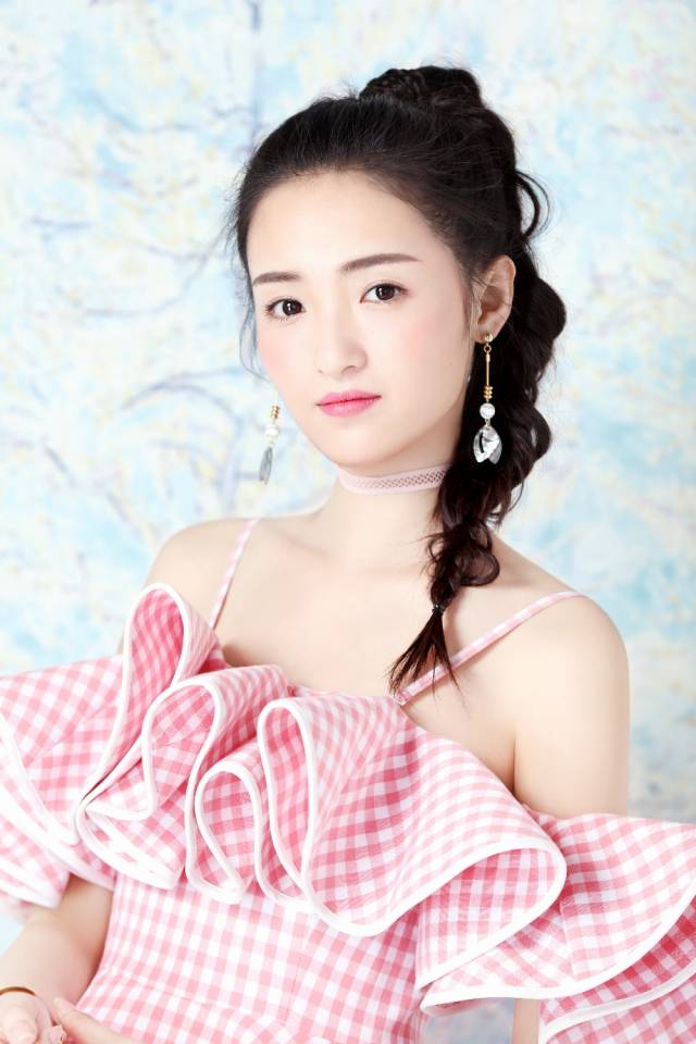 孙嘉琪甜美少女写真 元气十足满满胶原蛋白