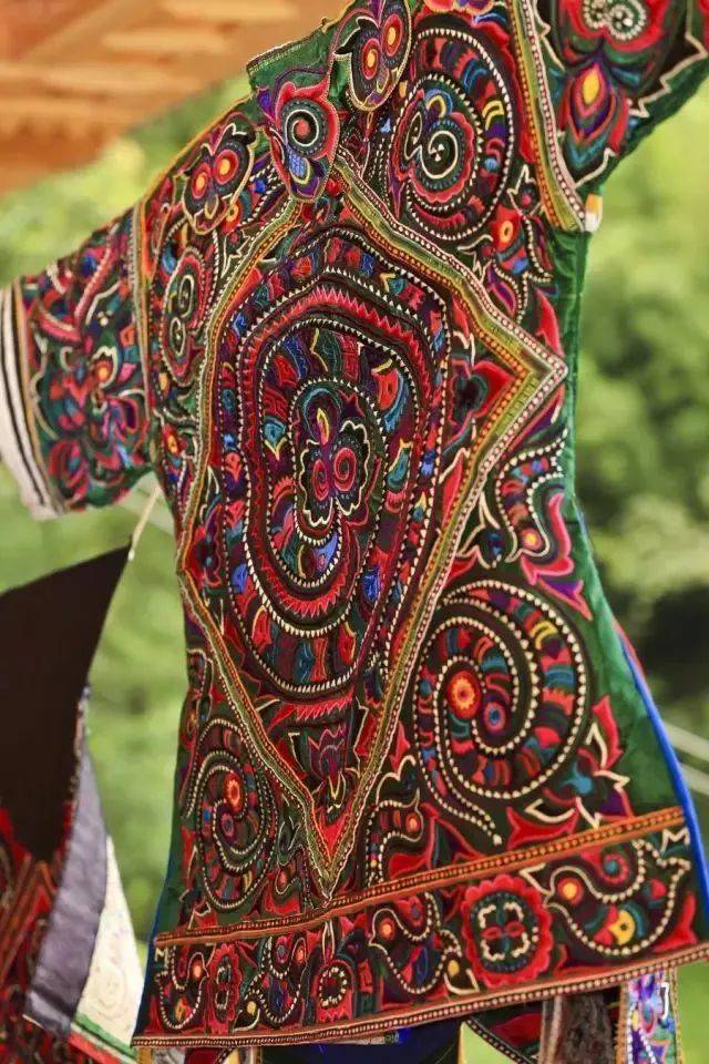 苗族百鸟衣之乡送陇苗寨,最美的文化,最心痛的现状