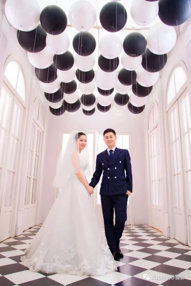 丘比特婚纱摄影祝新郎:焦原野&新娘:王胤熹,新婚快乐!