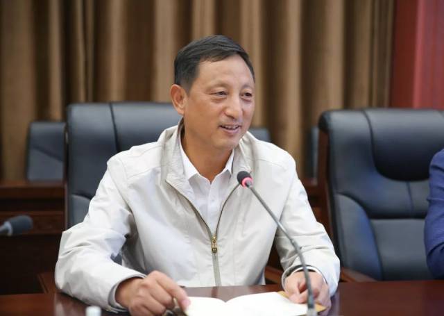 喻小平,省水投建设集团有限公司总经理胡文, 江西省水利水电开发有限