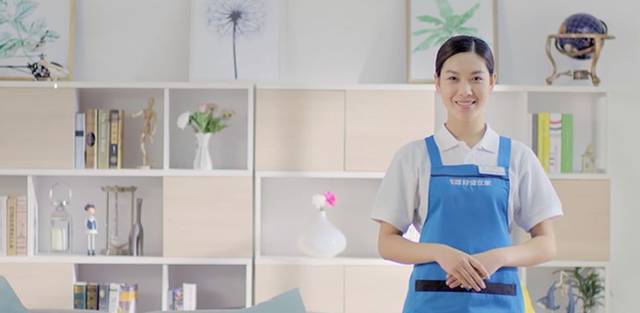 朱茵47岁素颜照曝光,终于明白她凭什么被宠成