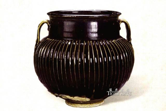 鹤壁窑 黑釉凸线纹罐