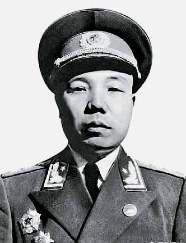 新中国最年轻的将军:一个17岁成为师政委,