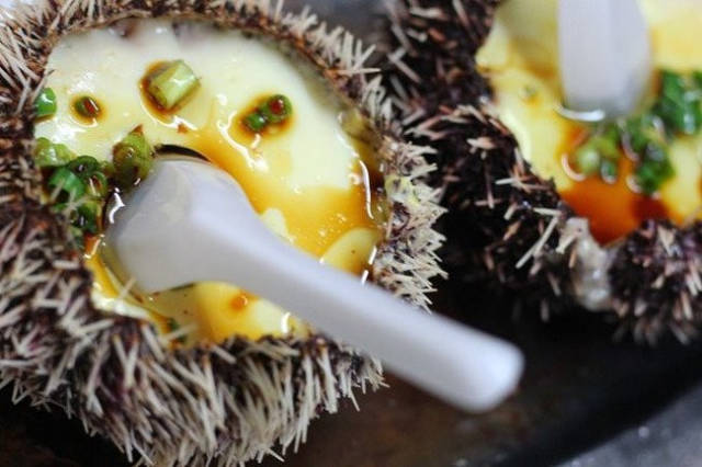 海胆蒸蛋,蛋羹丝滑,带有鲜味,口感很好喔.