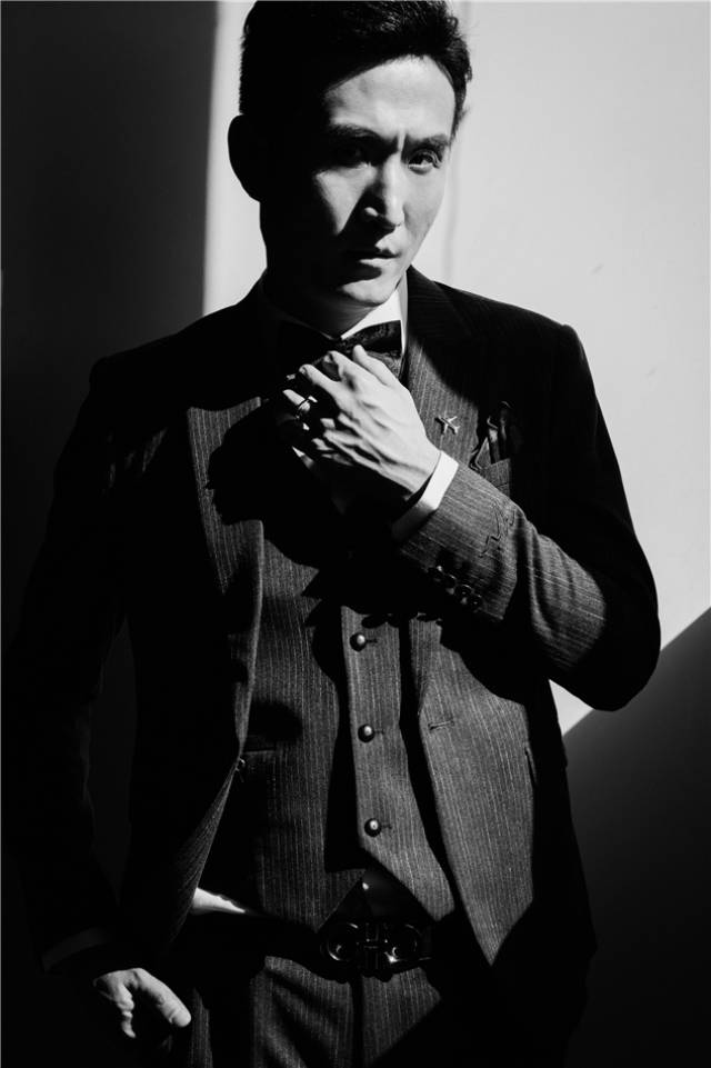 演员马赫秋冬写真 英伦绅士撩力十足