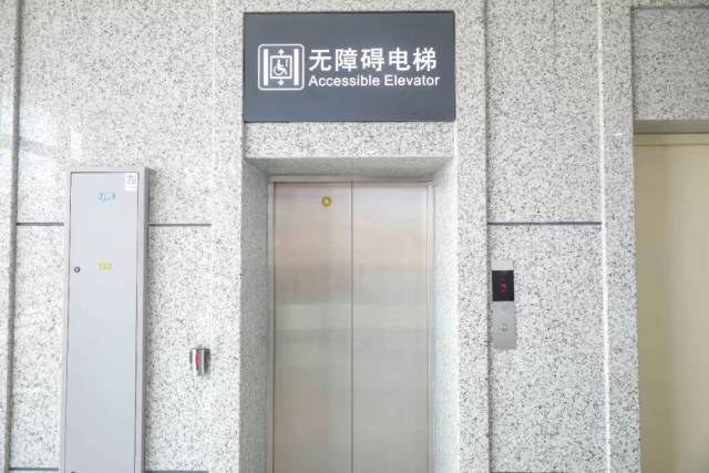 无障碍电梯照片图片